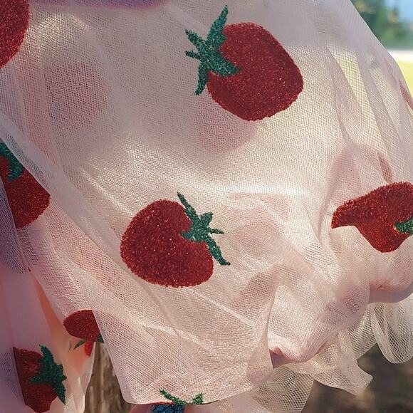 Strawberry Print Womens dress Lonny nwot TWEE strawberrycore - Picture 6 of 9